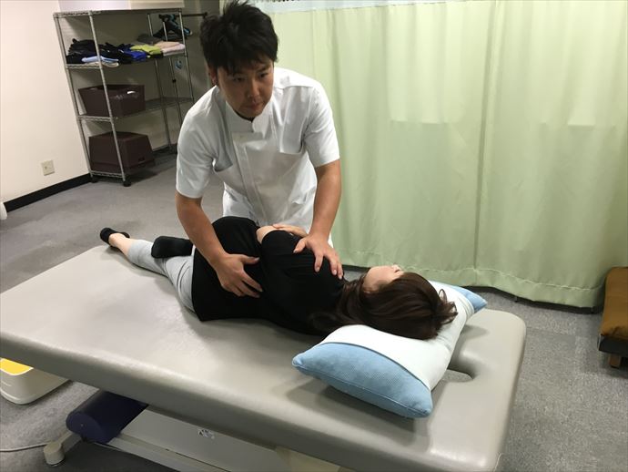 長野カイロプラクティック 施術の様子