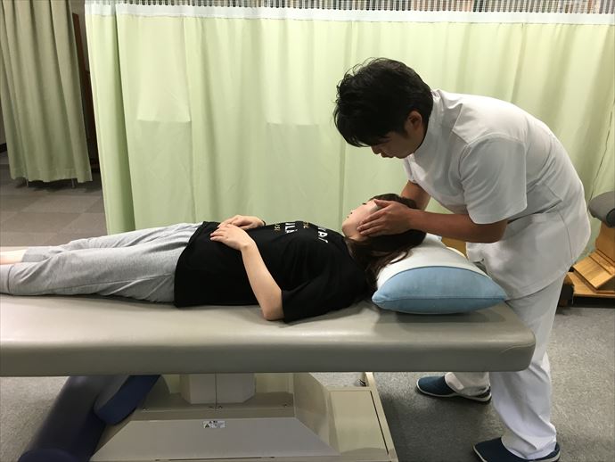 長野カイロプラクティック 施術の様子