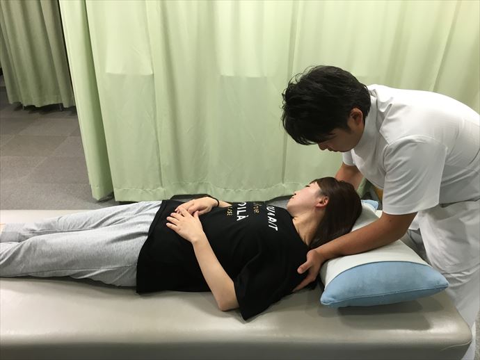 長野カイロプラクティック 施術の様子